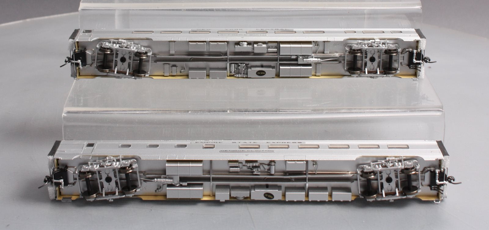 MTH 80-60028 HO New York Central Parlor/Diner Passenger Car Set (Set of 2)