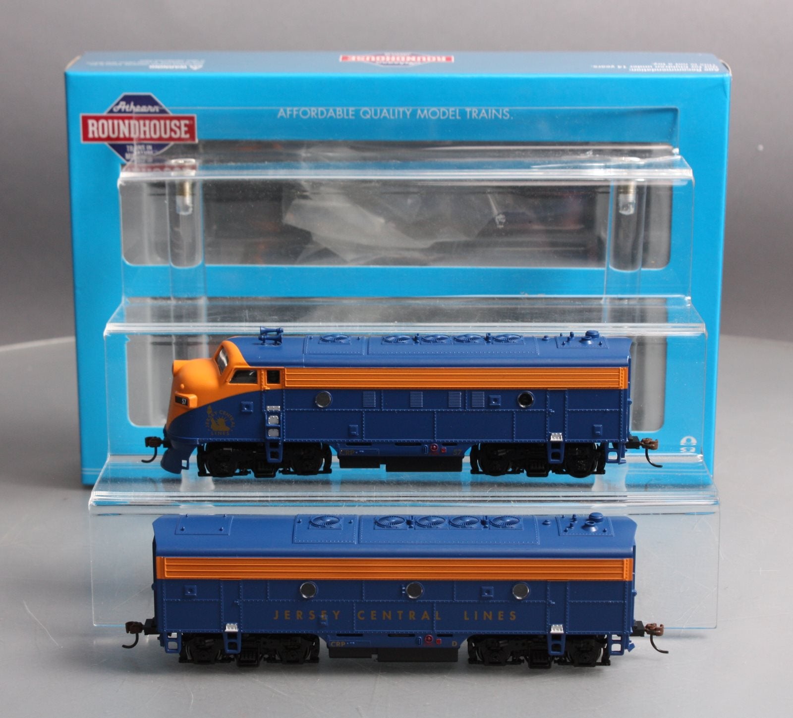 Roundhouse 82077 HO Central PWR F7A & DMY F7B Diesel Locomotive Set #57