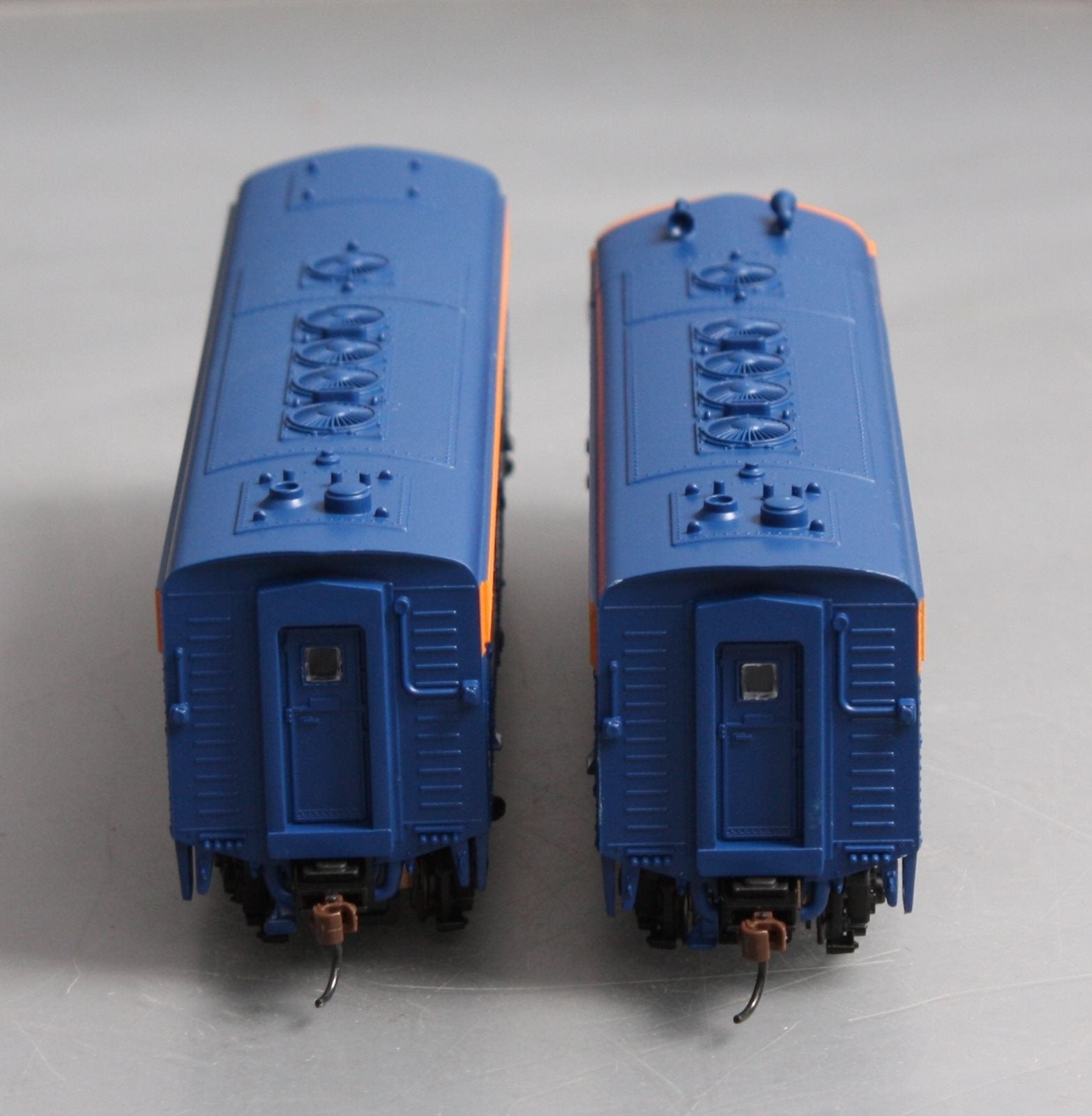 Roundhouse 82077 HO Central PWR F7A & DMY F7B Diesel Locomotive Set #57