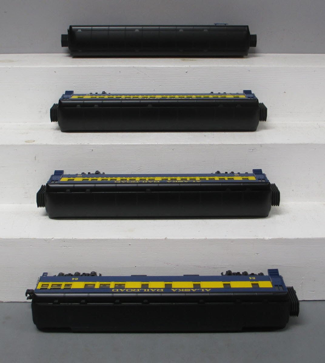 MTH 30-69227 O Alaska 60' Madison Heavyweight Passenger Car Set (Set of 4)