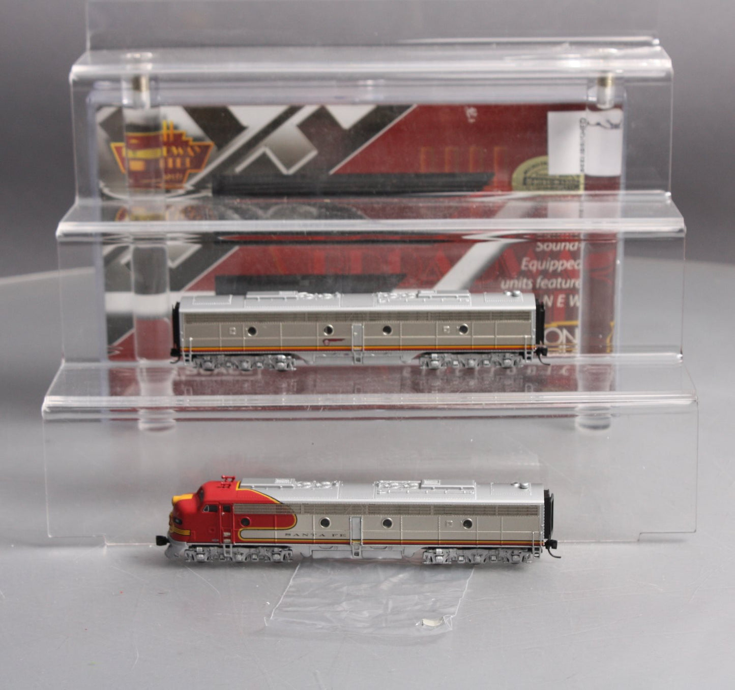 Broadway Limited 3614 N Santa Fe Warbonnet Scheme EMD E8 AB Diesel Loco Set