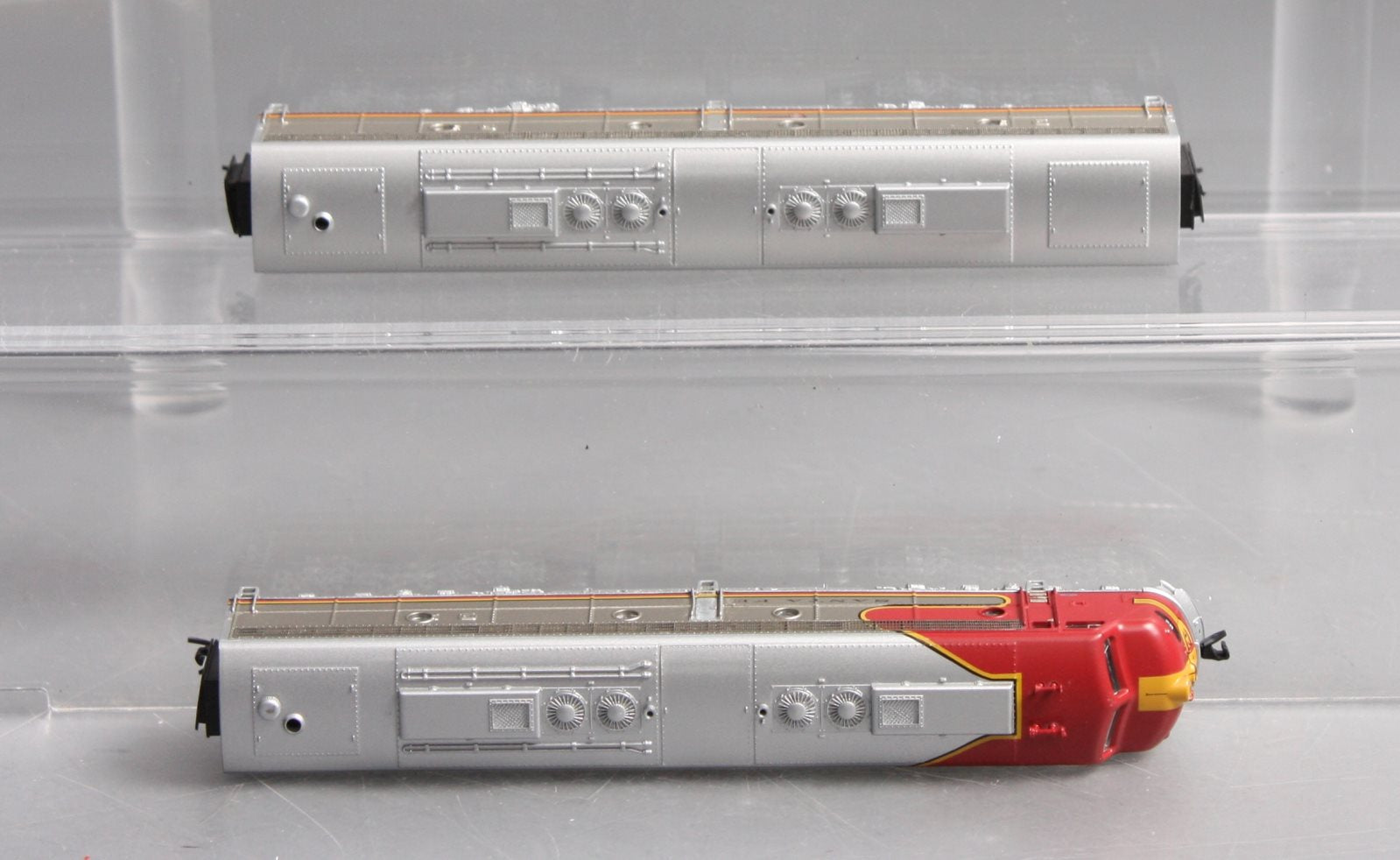 Broadway Limited 3614 N Santa Fe Warbonnet Scheme EMD E8 AB Diesel Loco Set