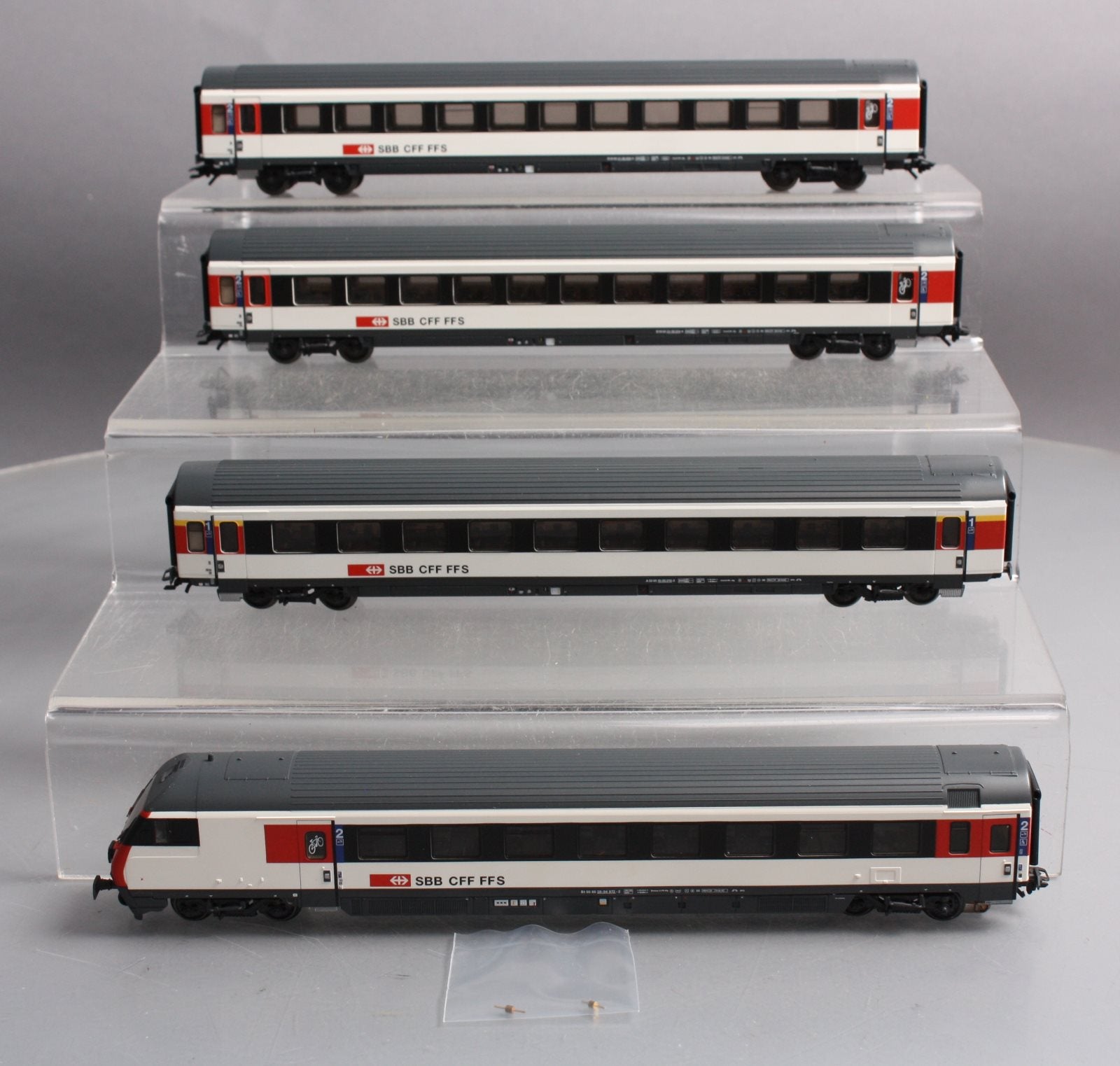 Mark IV Express Passenger Shuttle 4 Car Set - 3-Rail - Ready to Run