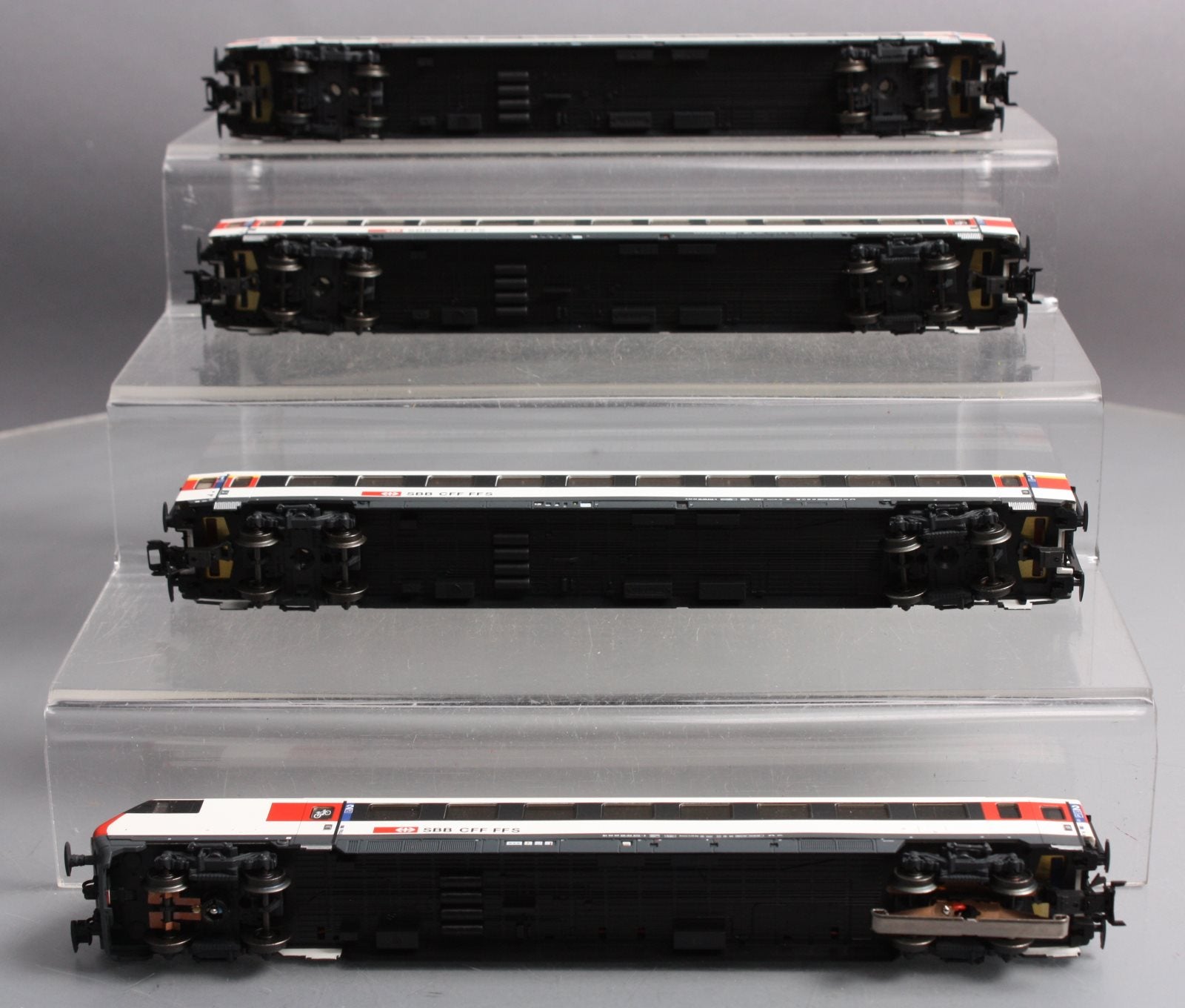 Mark IV Express Passenger Shuttle 4 Car Set - 3-Rail - Ready to Run