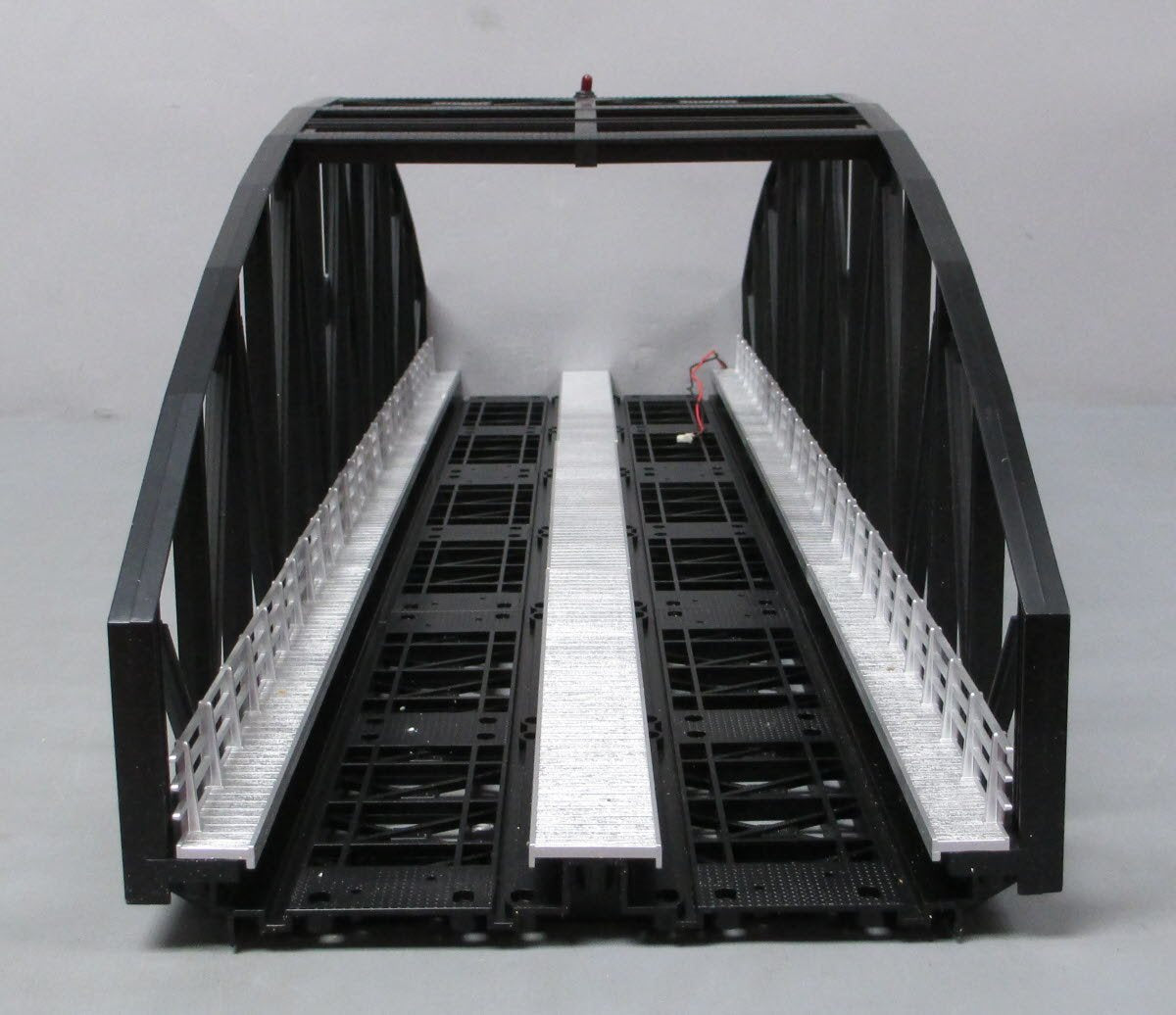 MTH 40-1111 O 2-Track Black Steel Arch Bridge