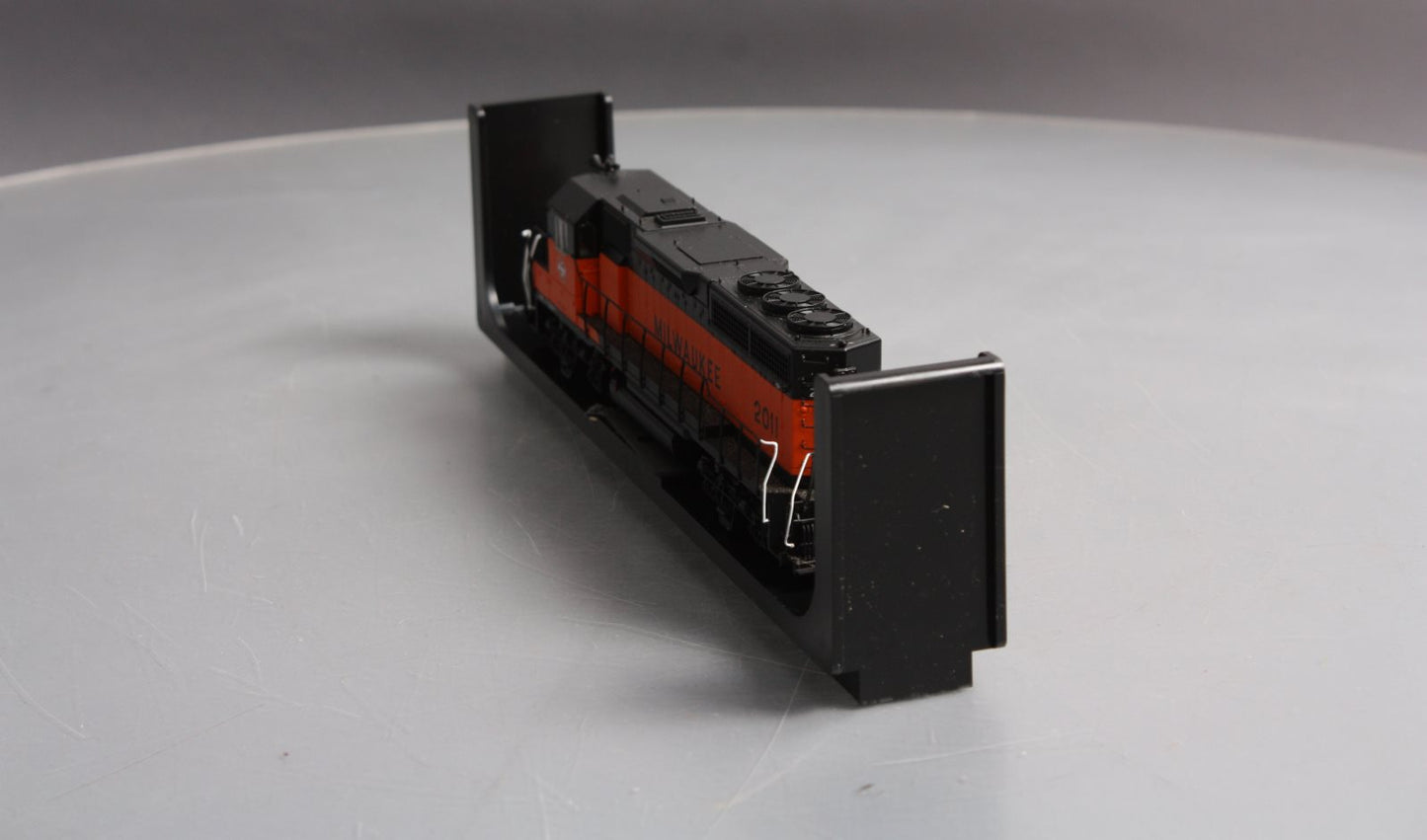Atlas 10001712 HO Milwaukee Road EMD GP40 Low Nose Diesel Engine #2011