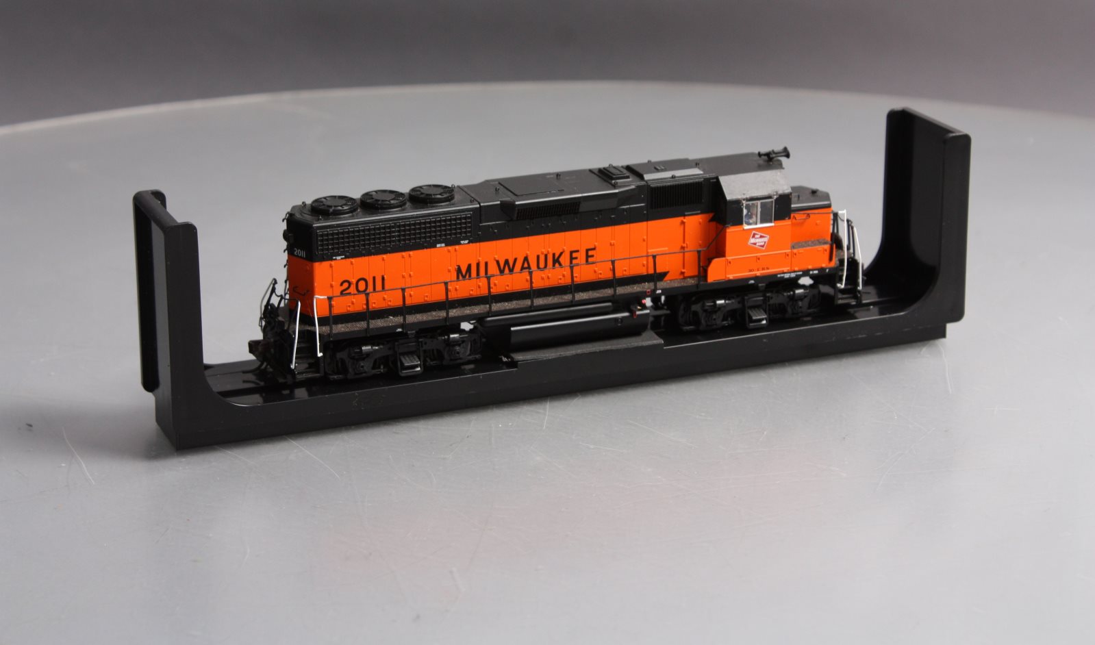Atlas 10001712 HO Milwaukee Road EMD GP40 Low Nose Diesel Engine #2011