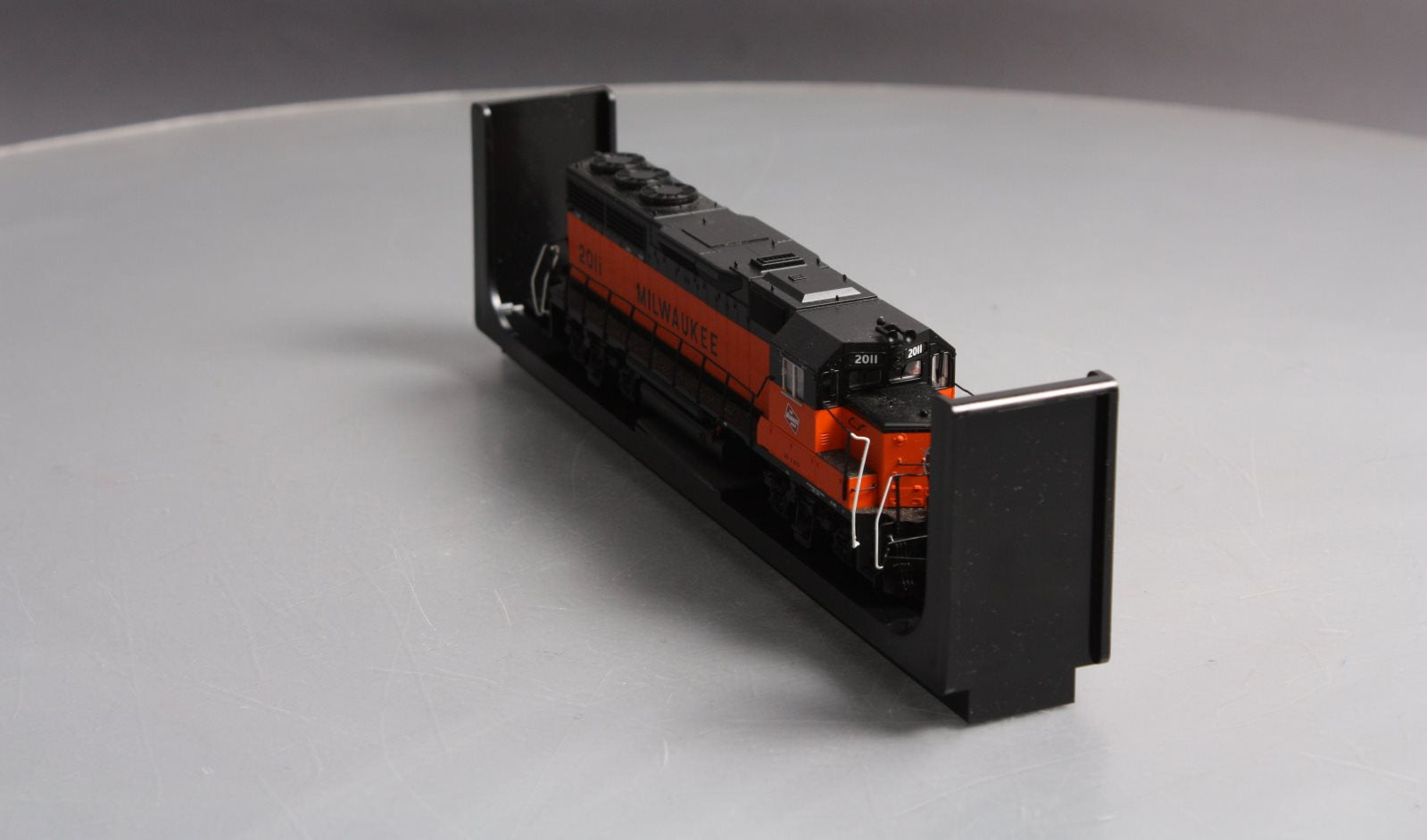 Atlas 10001712 HO Milwaukee Road EMD GP40 Low Nose Diesel Engine #2011