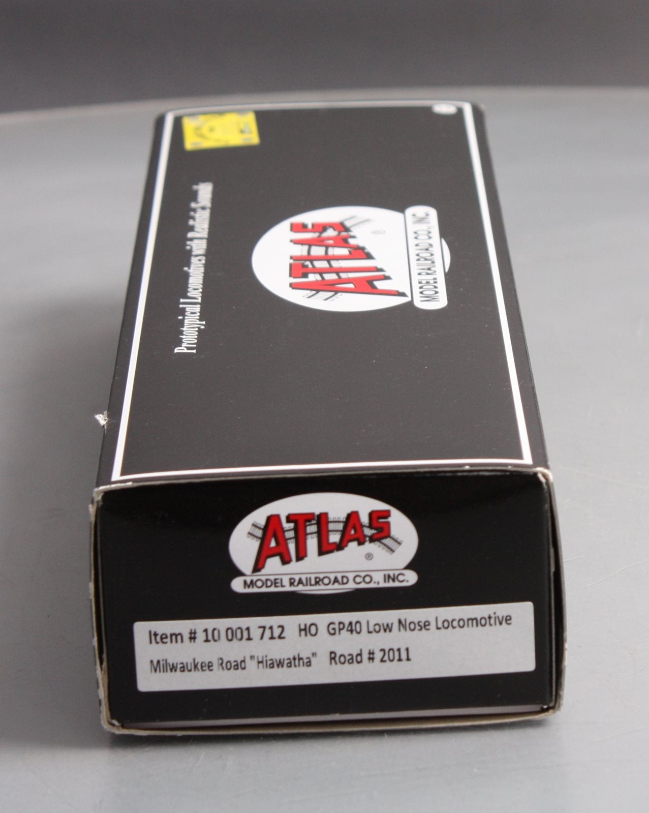 Atlas 10001712 HO Milwaukee Road EMD GP40 Low Nose Diesel Engine #2011