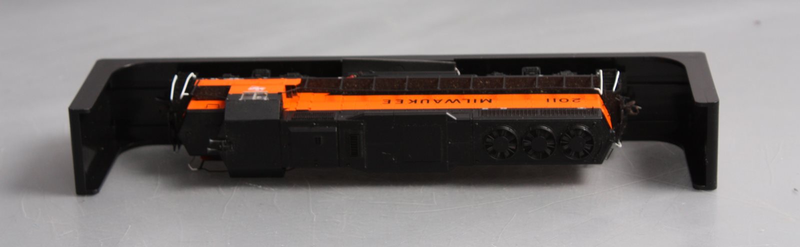Atlas 10001712 HO Milwaukee Road EMD GP40 Low Nose Diesel Engine #2011