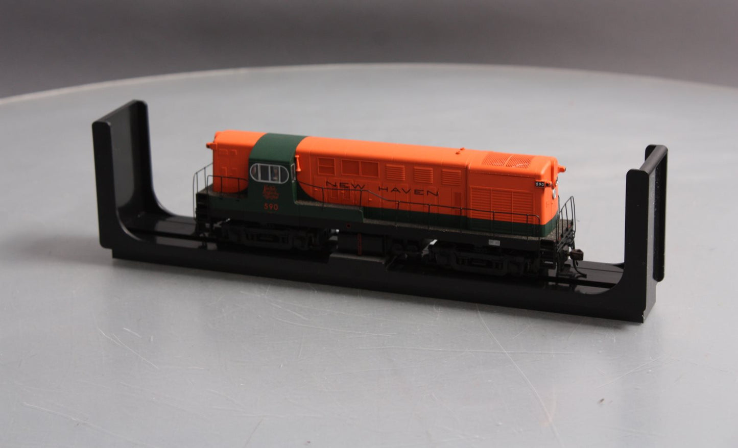 Atlas 10001625 HO New Haven FM H16-44 Diesel Locomotive #590