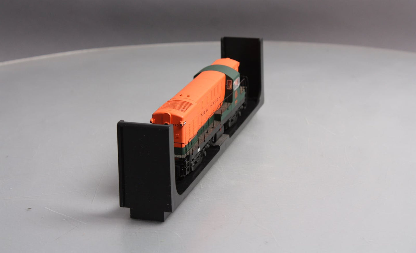 Atlas 10001625 HO New Haven FM H16-44 Diesel Locomotive #590
