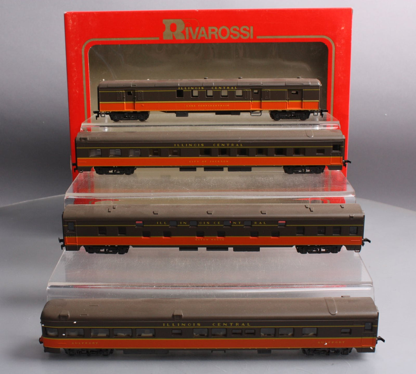 Rivarossi 6953 HO Illinois Central 1930‘s 4-Car Passenger Set (Set B)