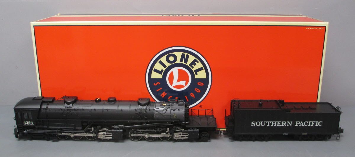 Lionel 6-38071 O Gauge SP 4-8-8-2 AC-12 Steam Locomotive & Tender with TMCC