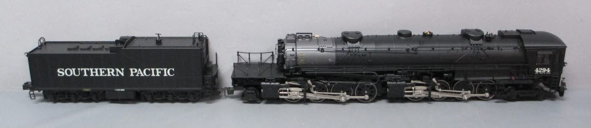 Lionel 6-38071 O Gauge SP 4-8-8-2 AC-12 Steam Locomotive & Tender with TMCC
