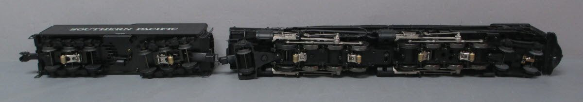 Lionel 6-38071 O Gauge SP 4-8-8-2 AC-12 Steam Locomotive & Tender with TMCC