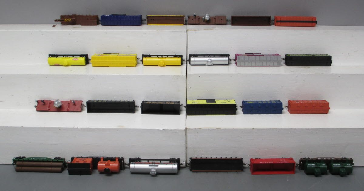 Model Power 99653 HO Freight Car Assortment with Knuckle Couplers (Pack of 24)