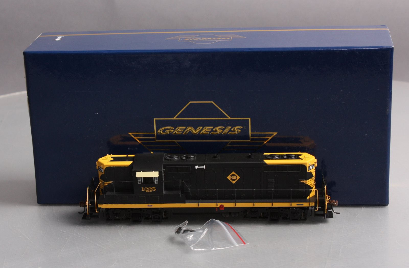 Athearn G62574 HO Erie GP7 Diesel Locomotive #1225