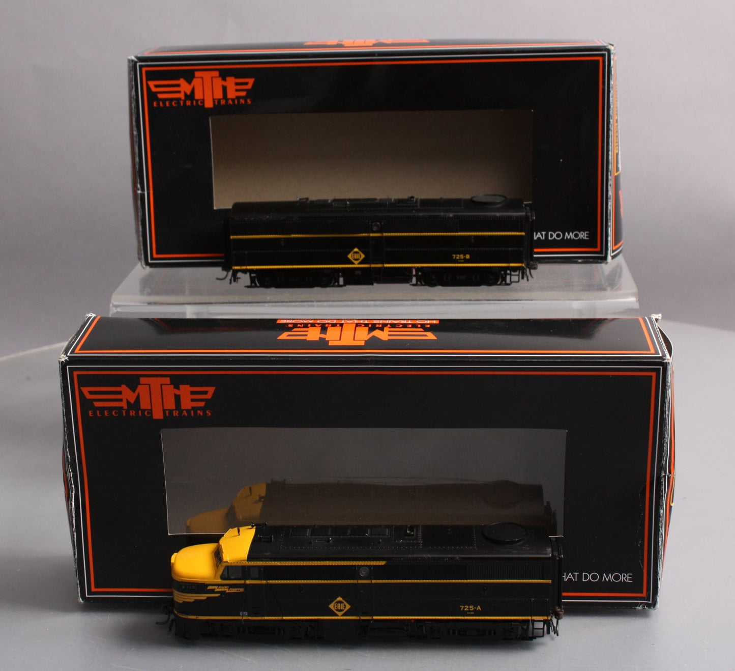 MTH 80-2212-0 HO Erie ALCO FA-1 A/B Diesel Locomotive DCC #725A,725B