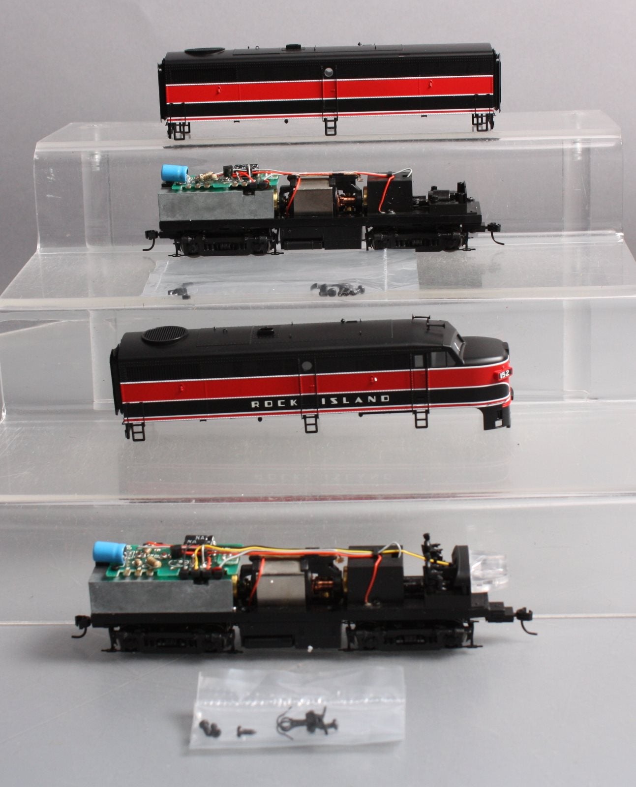 Proto 2000 23449 HO Scale Rock Island FA1 RI Diesel Locomotives A-152 & B-152B