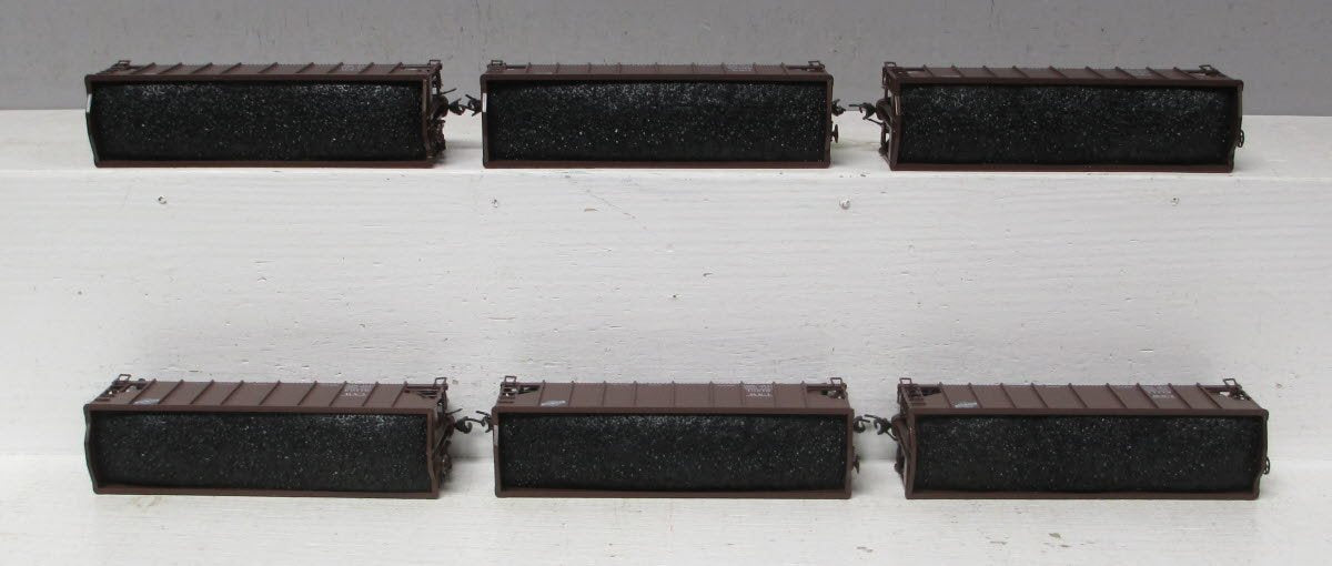 Broadway Limited 1735 HO Chicago & North Western Class H2a 3-Bay Hopper (6)