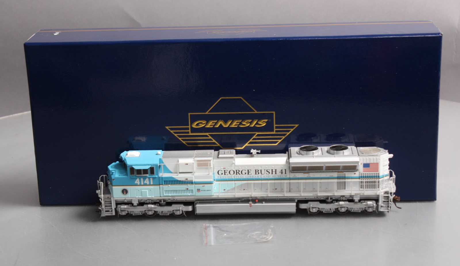 Athearn G68886 HO UP/George Bush SD70ACe Diesel Locomotive w/DCC & Sound #4141