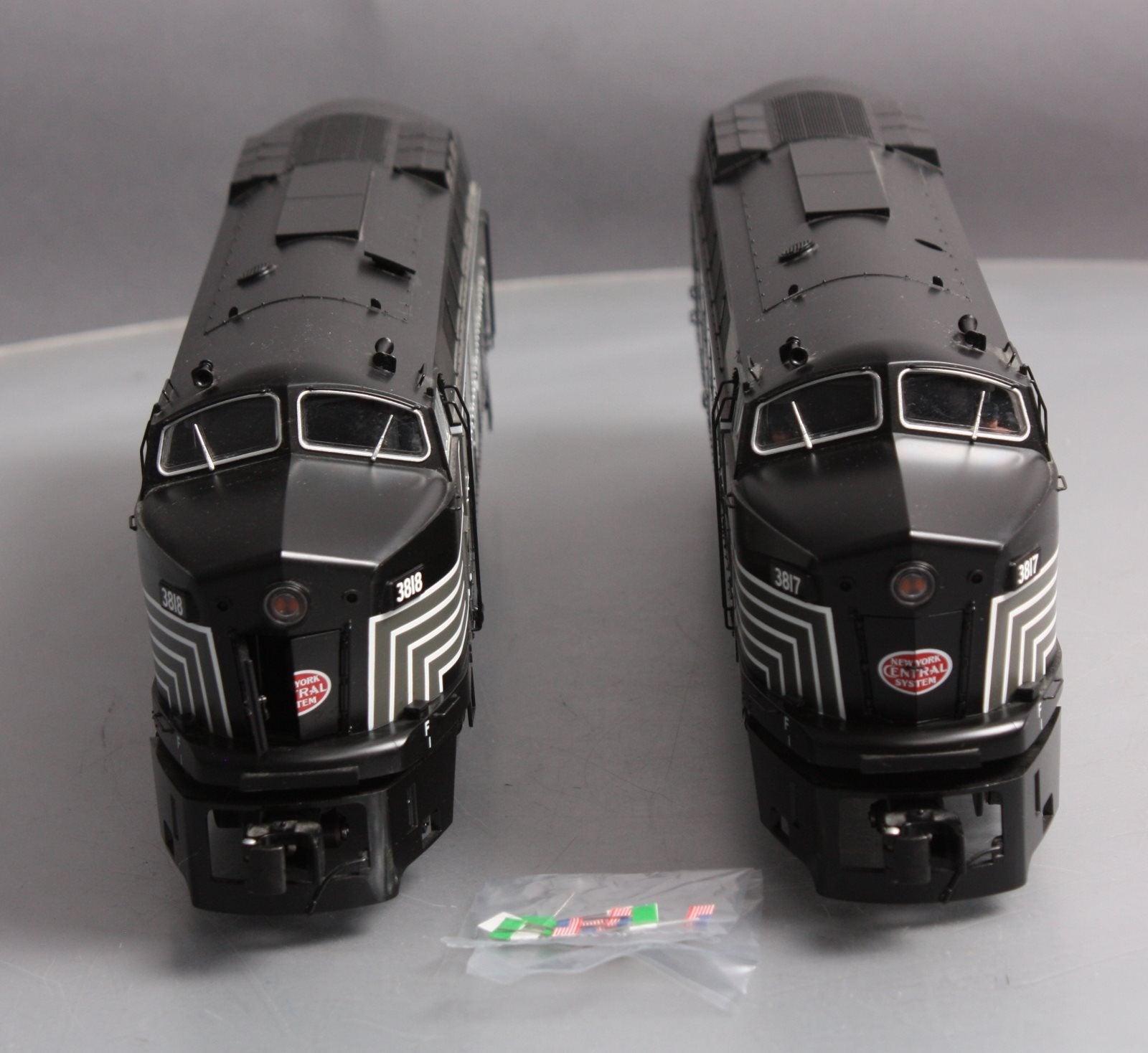 Lionel 6-34519 NYC Sharknose AA Diesel Locomotive Set #3817/3818 w LEGACY