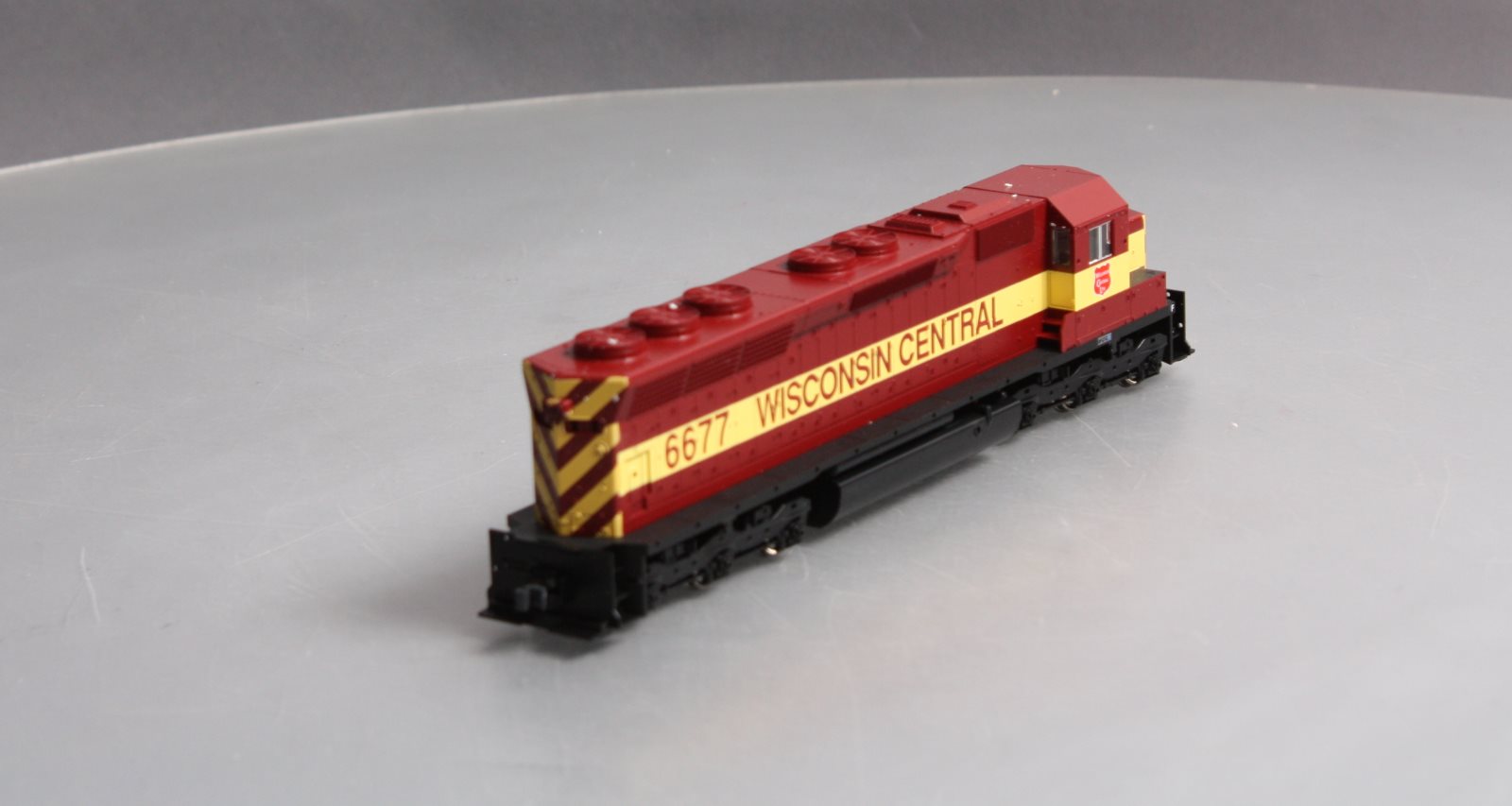 Kato 37-1744 HO Wisconsin Central SD45 Diesel Locomotive #6677