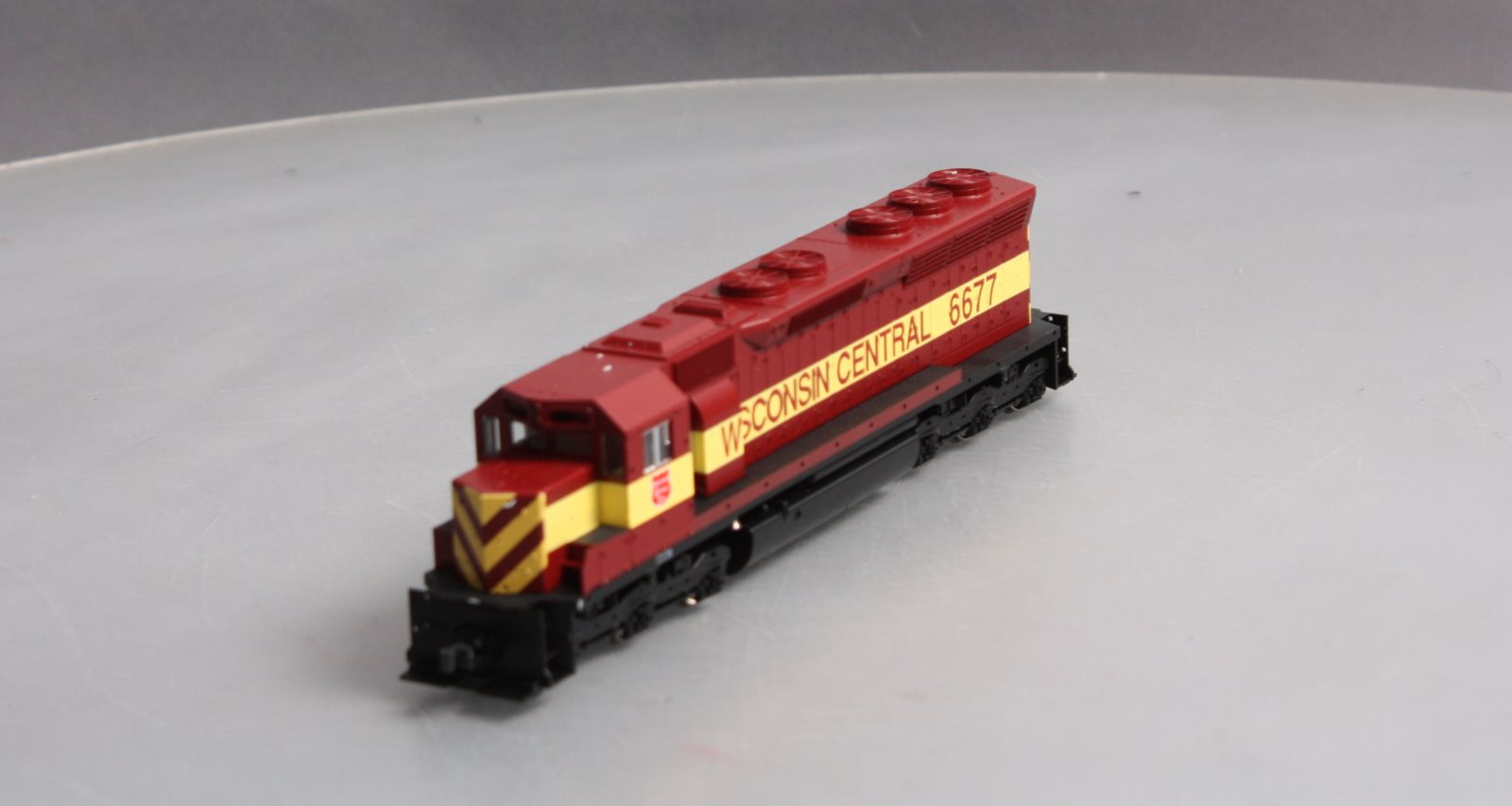 Kato 37-1744 HO Wisconsin Central SD45 Diesel Locomotive #6677
