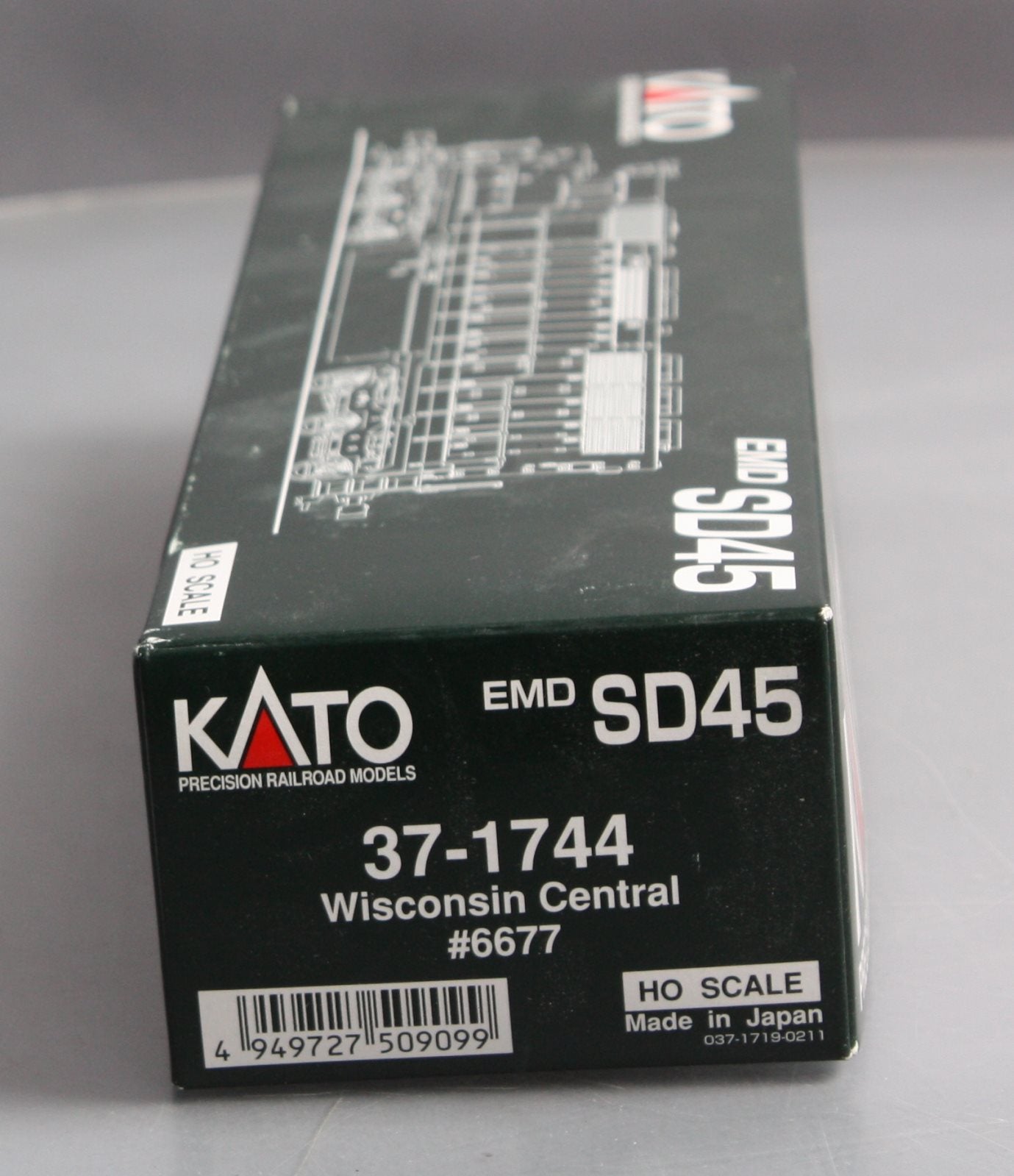 Kato 37-1744 HO Wisconsin Central SD45 Diesel Locomotive #6677