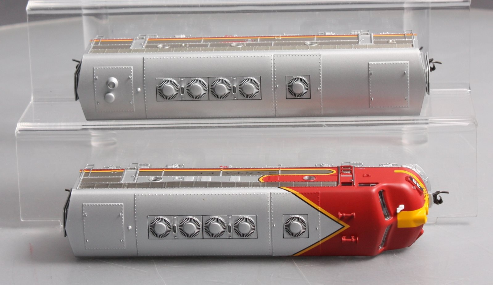 Broadway Limited 5101 HO ATSF EMD F7A-Unpowered B Set w/ DC&DCC #38L/38A