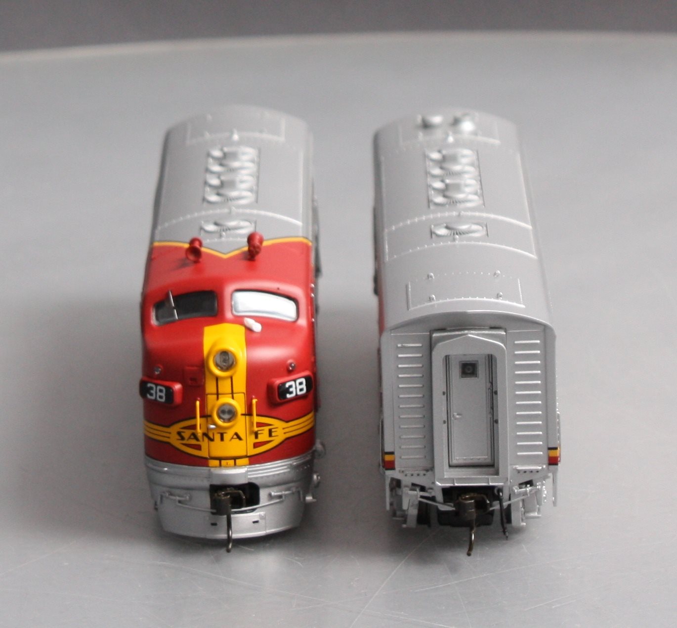 Broadway Limited 5101 HO ATSF EMD F7A-Unpowered B Set w/ DC&DCC #38L/38A