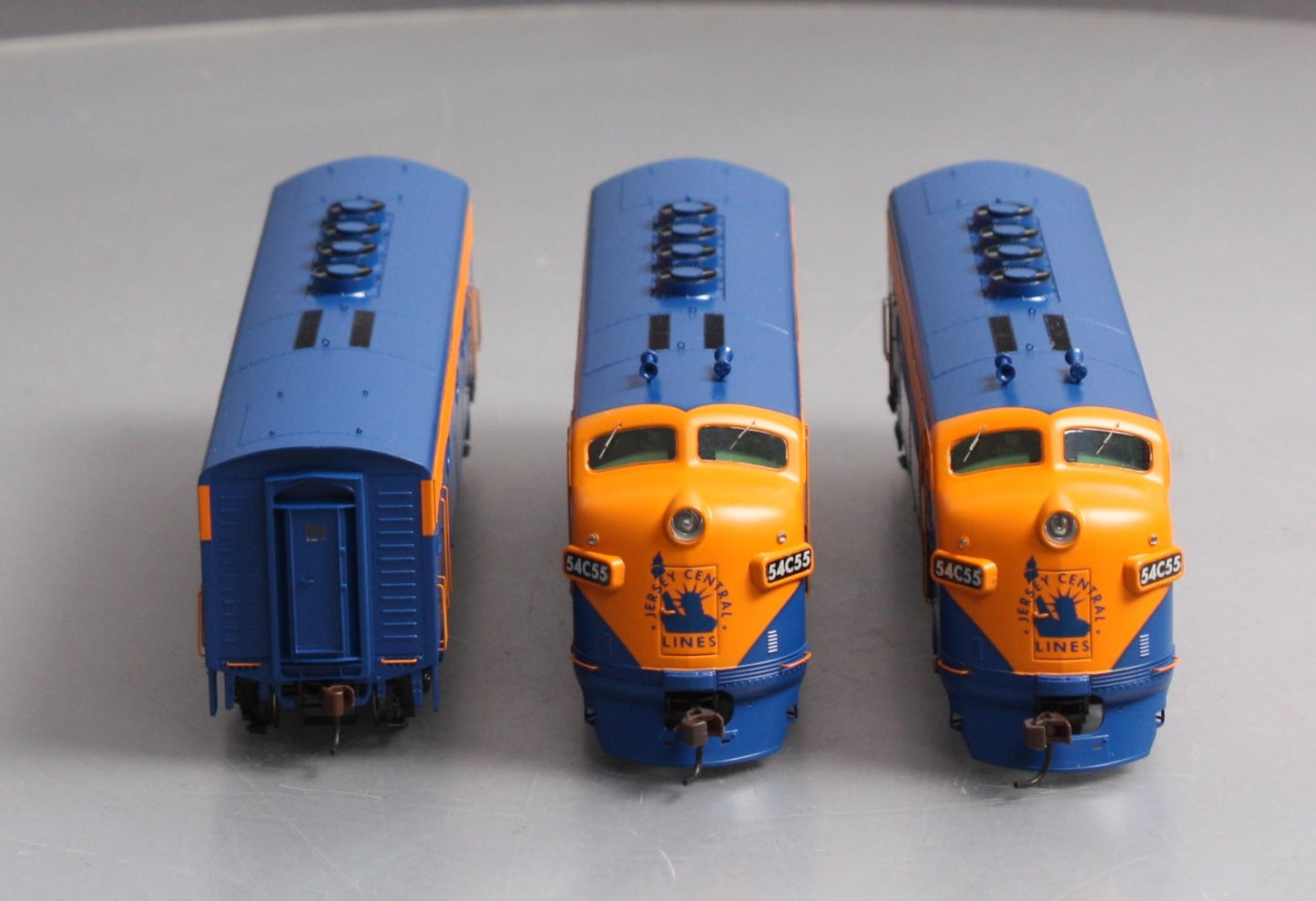 Athearn G2637 HO Scale Genesis Jersey Central Lines F3 ABA Diesel Locomotive Set