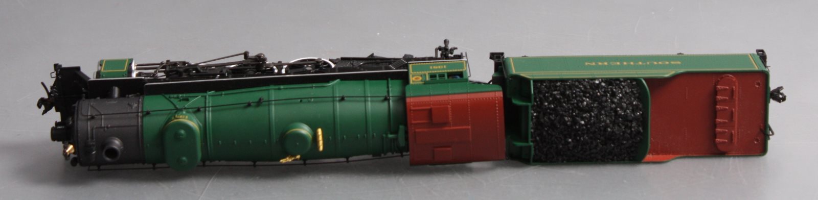 Broadway Limited 5909 HO Southern Heavy Pacific 4-6-2 Steam Locomotive #1381