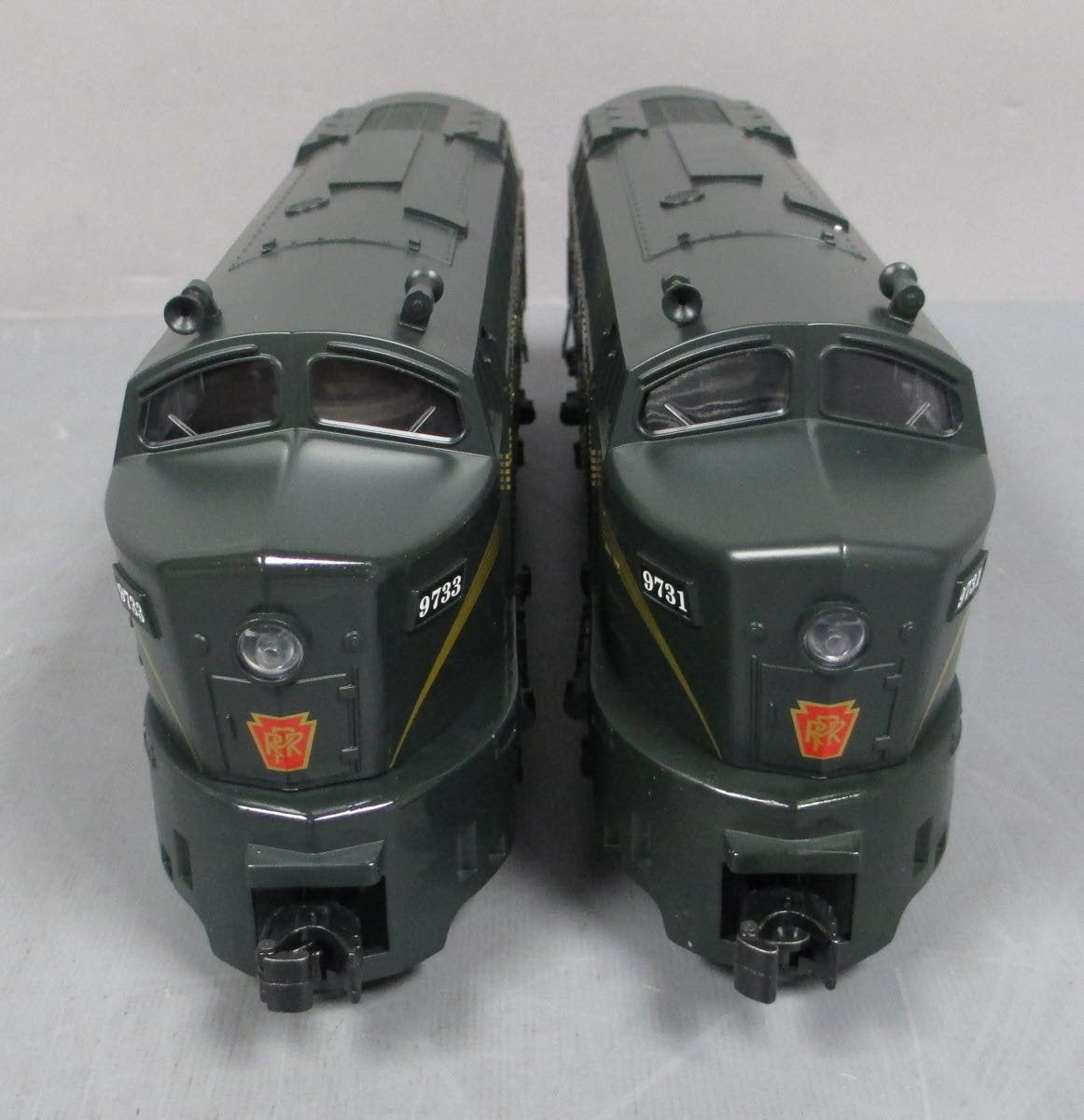 Williams 21903 O Gauge Pennsylvania Green 5-Stripe Baldwin Shark AA Diesel Set