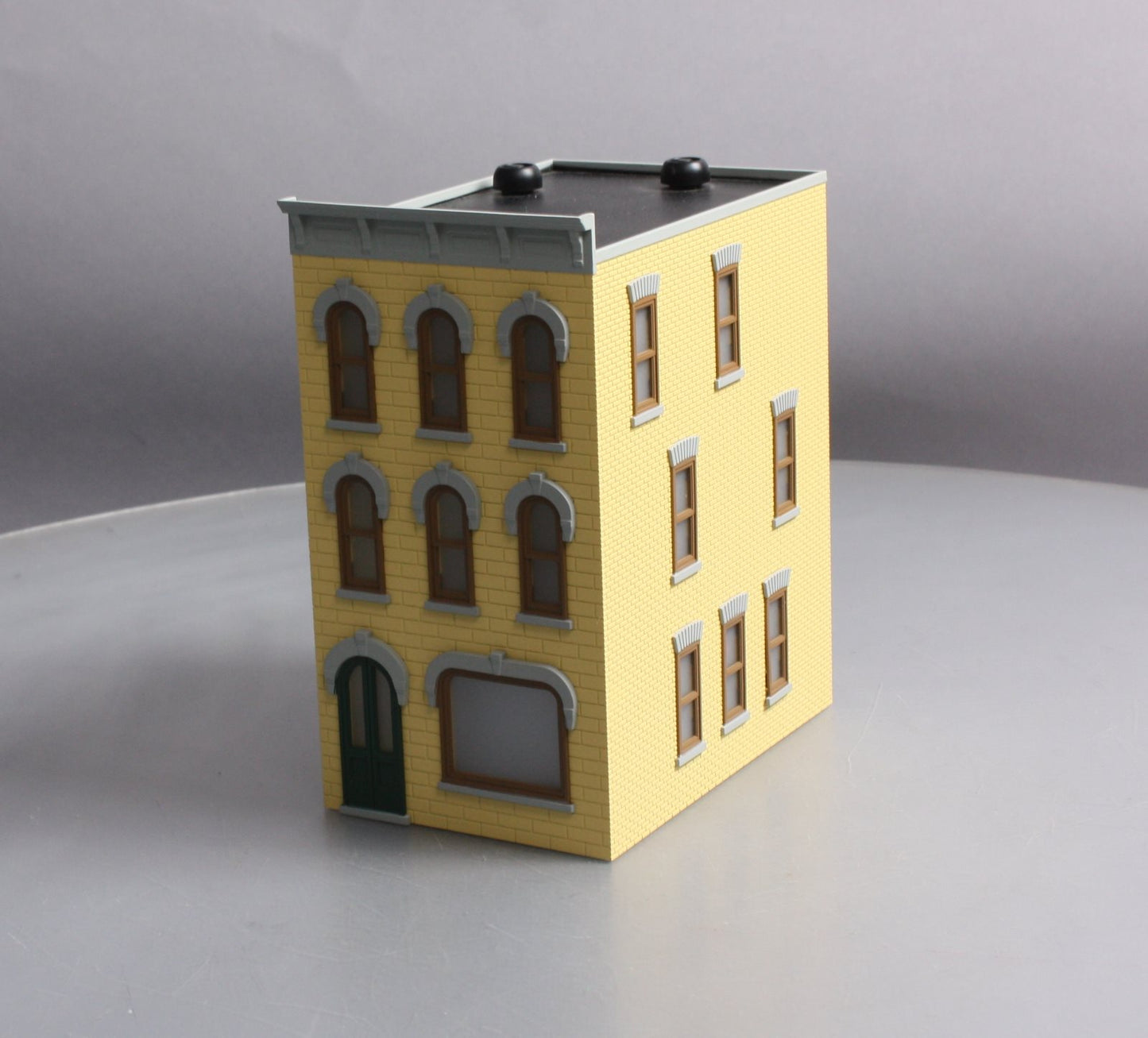 MTH 30-90543 O 3-Story Town House #1 Pale Yellow