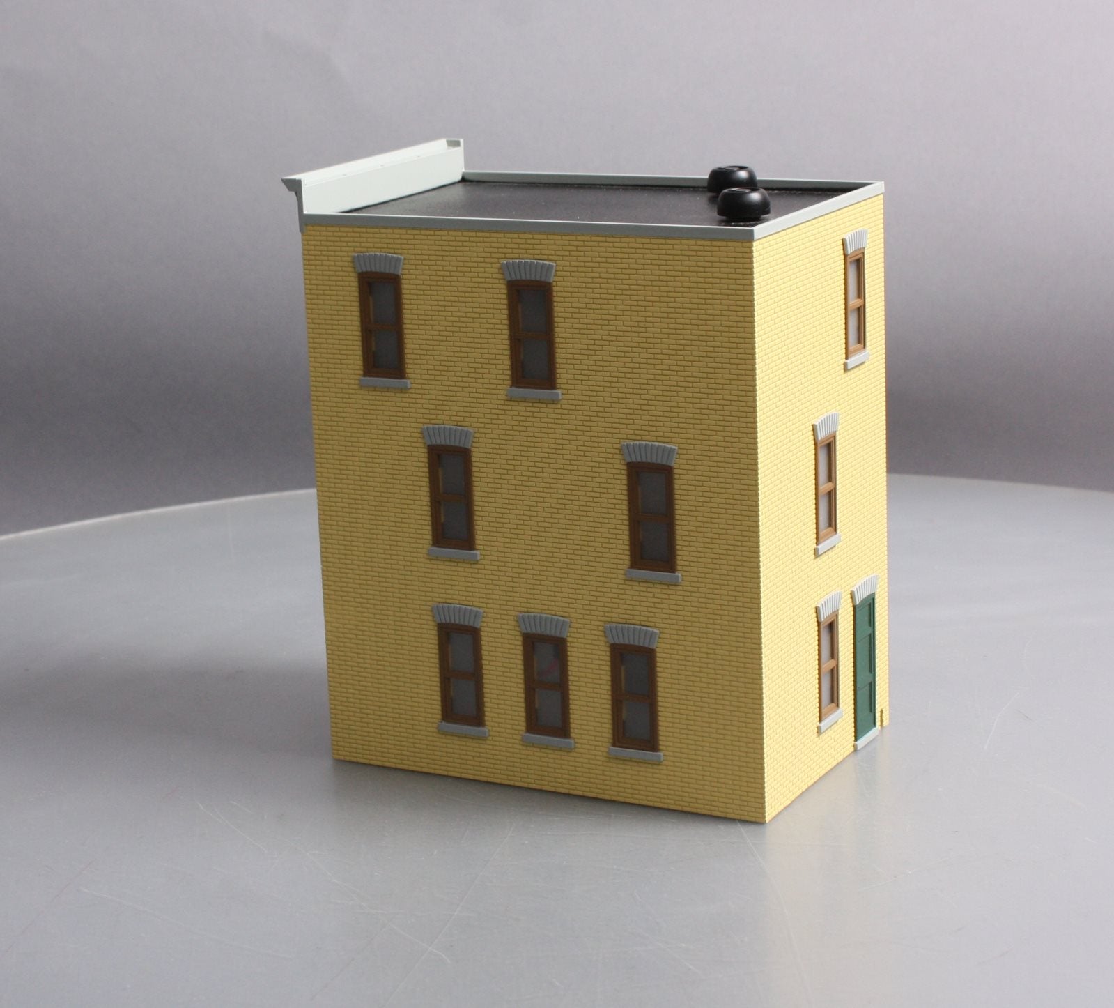 MTH 30-90543 O 3-Story Town House #1 Pale Yellow