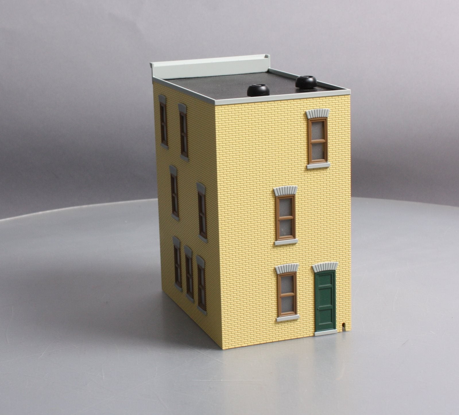 MTH 30-90543 O 3-Story Town House #1 Pale Yellow