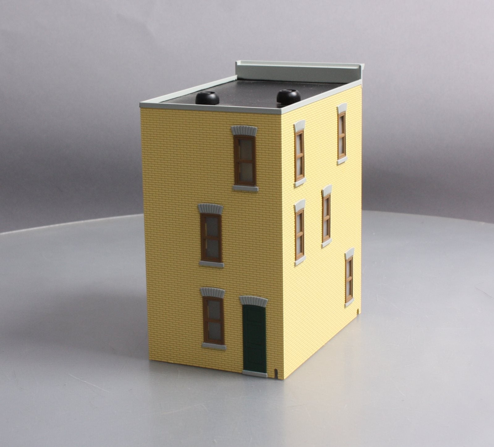 MTH 30-90543 O 3-Story Town House #1 Pale Yellow