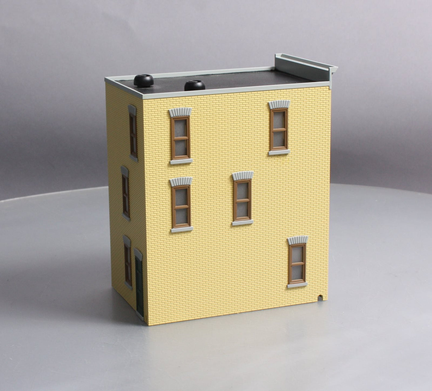 MTH 30-90543 O 3-Story Town House #1 Pale Yellow