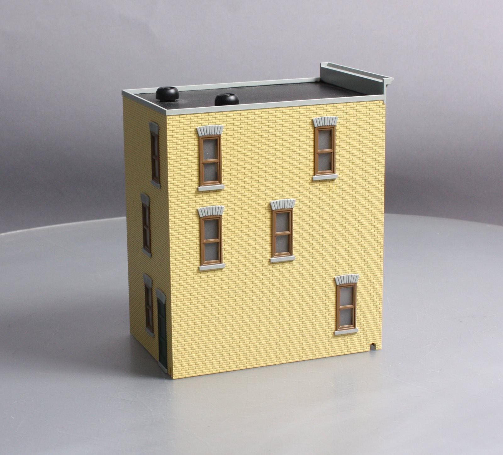 MTH 30-90543 O 3-Story Town House #1 Pale Yellow