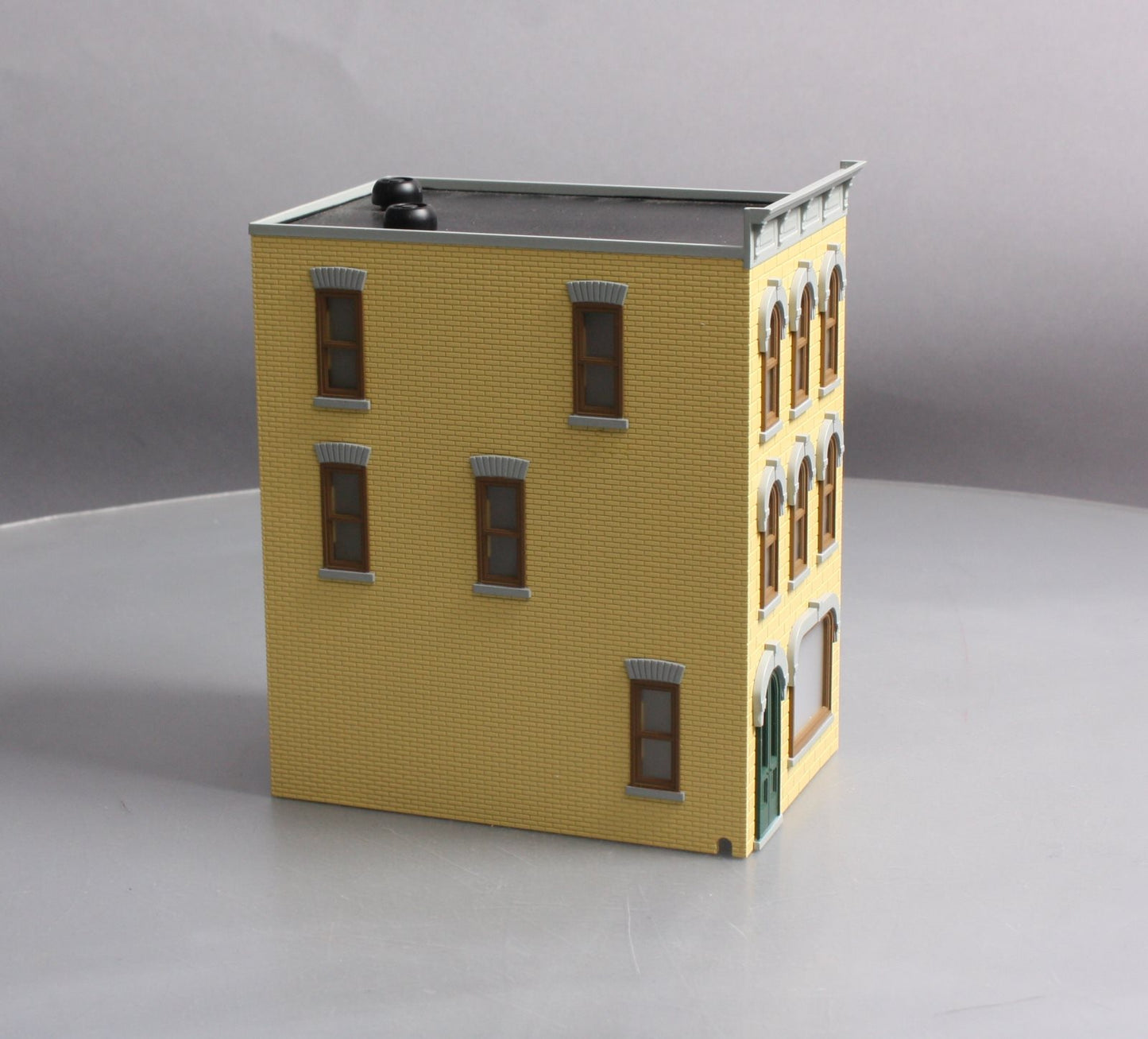 MTH 30-90543 O 3-Story Town House #1 Pale Yellow