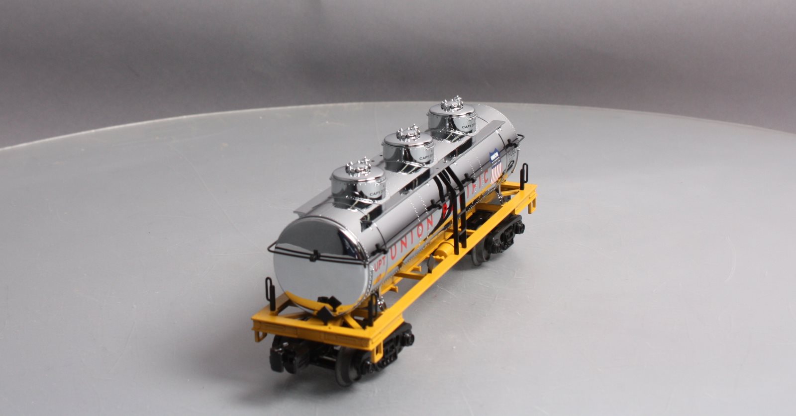 MTH 30-73310 O Union Pacific 3-Dome Tank Car #10