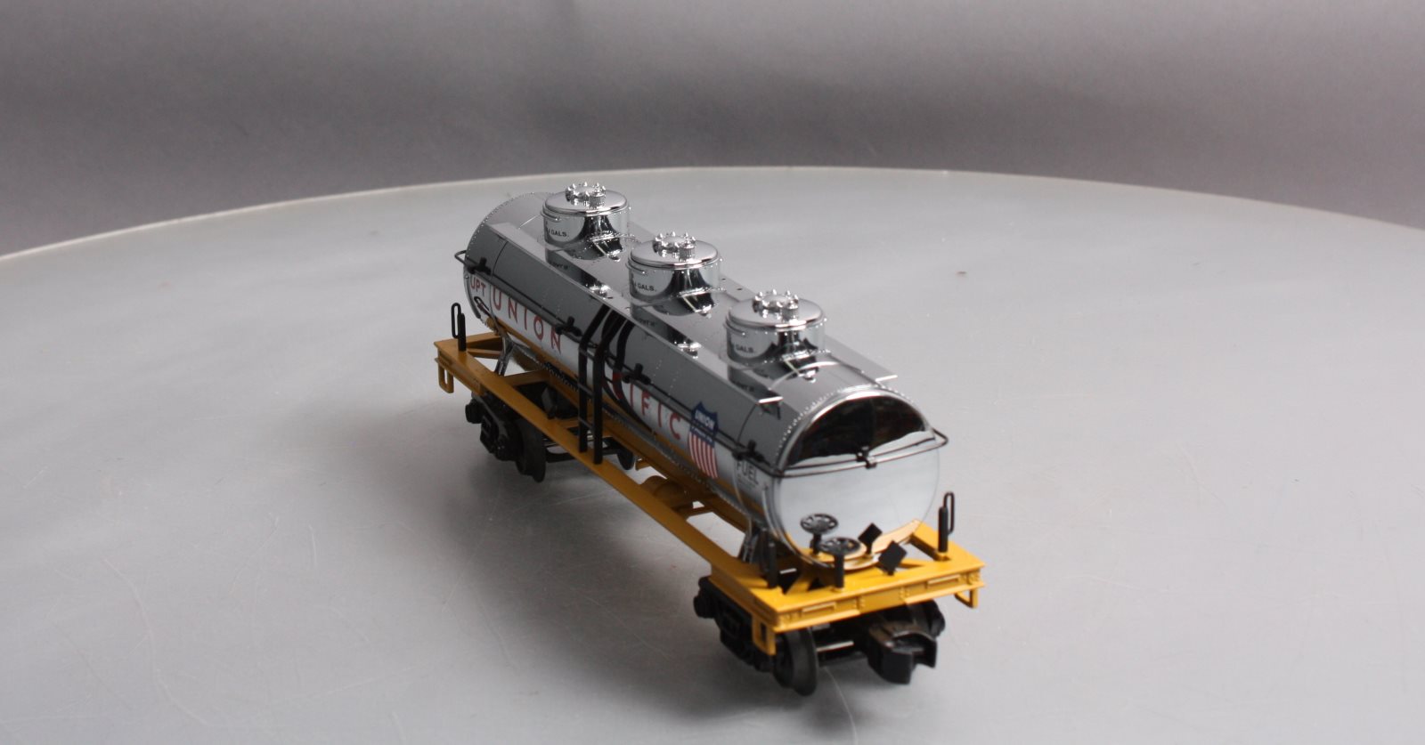 MTH 30-73310 O Union Pacific 3-Dome Tank Car #10