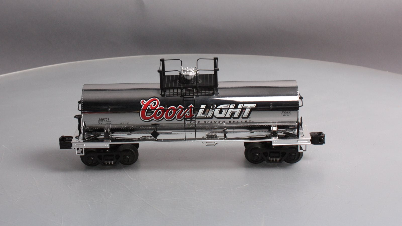 MTH 30-73223 O Gauge Coors Light Chrome Tank Car #200701