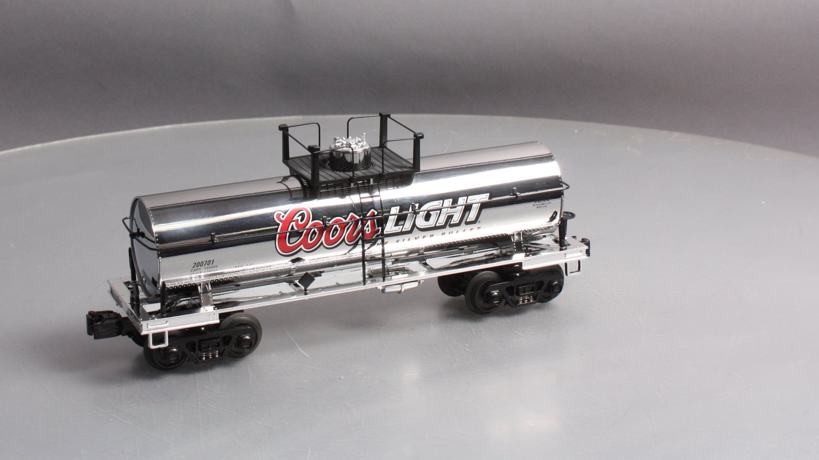 MTH 30-73223 O Gauge Coors Light Chrome Tank Car #200701