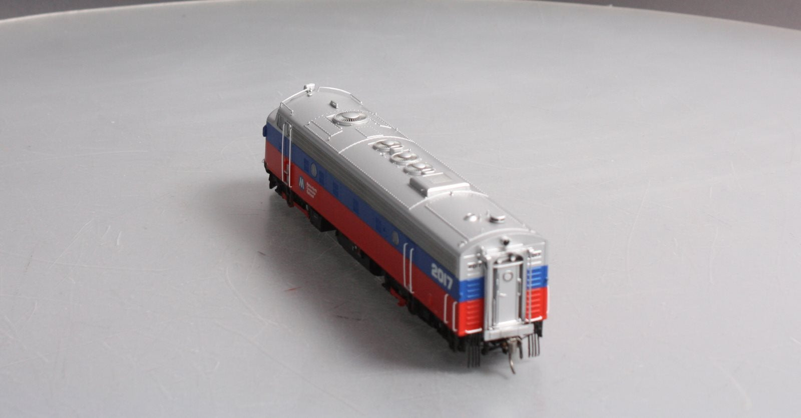 Rapido Trains 14051 HO Metro-North EMD FL9 #2017