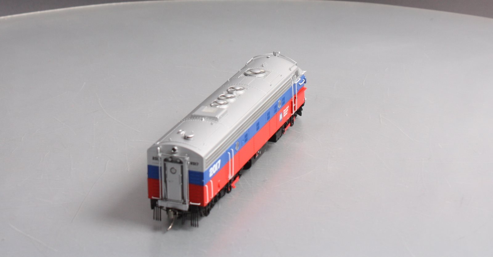 Rapido Trains 14051 HO Metro-North EMD FL9 #2017