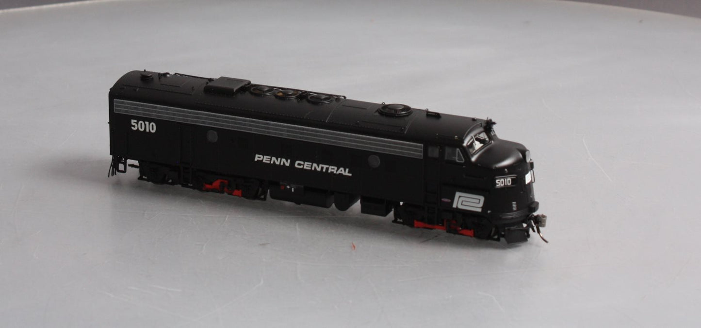 Rapido Trains 14031 HO Penn Central EMD FL9 - Standard DC #5010