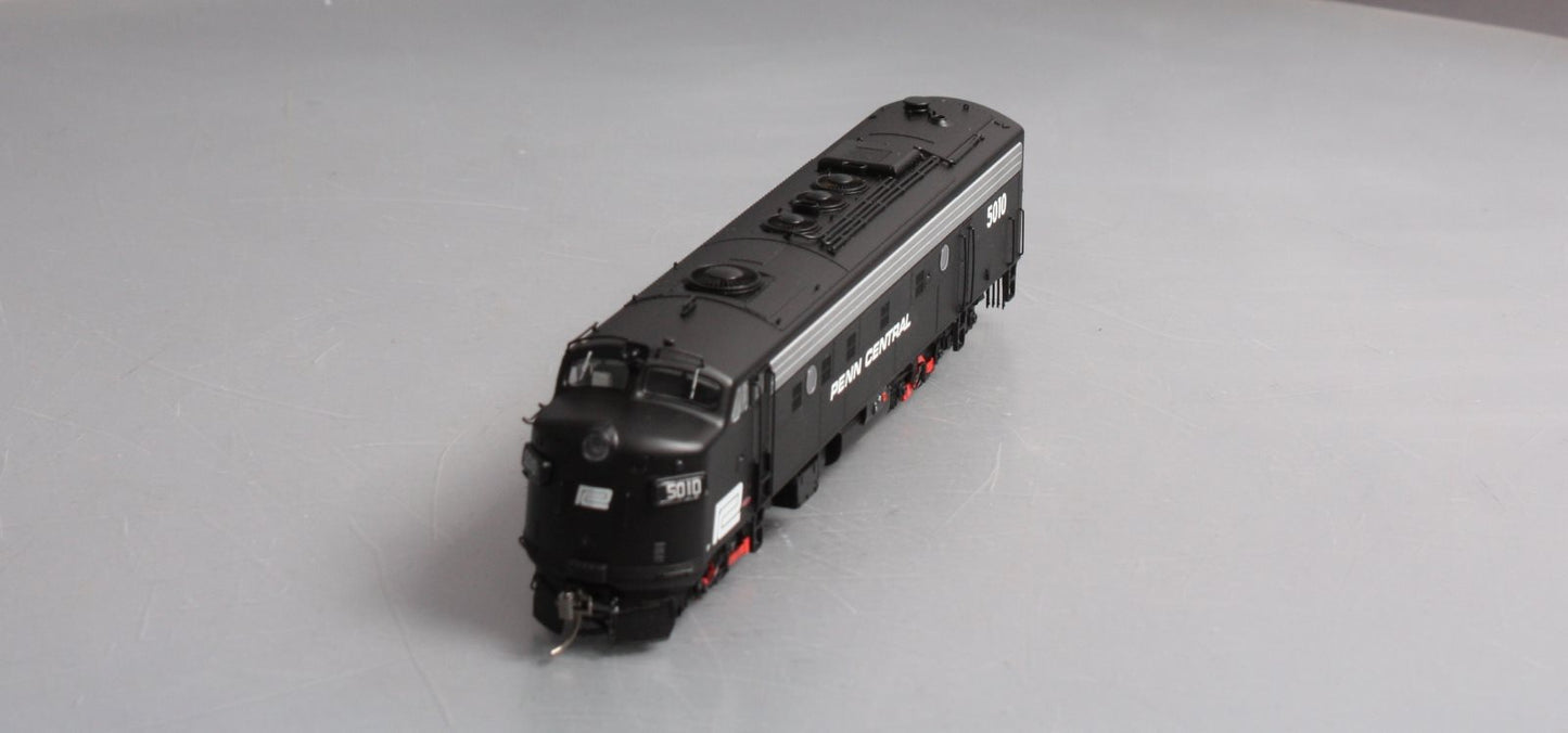 Rapido Trains 14031 HO Penn Central EMD FL9 - Standard DC #5010